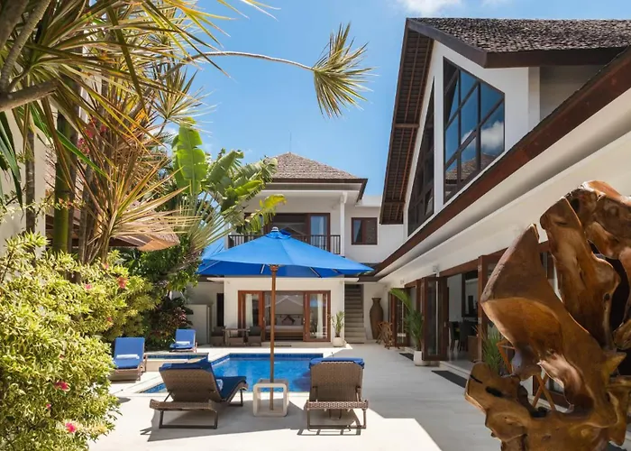 Villa Kashantre, 4 Bedroom, Sleeps 12 Seminyak 
